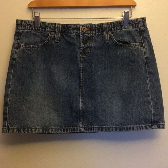 L.E.I denim mini skirt size 9 - Picture 1 of 8